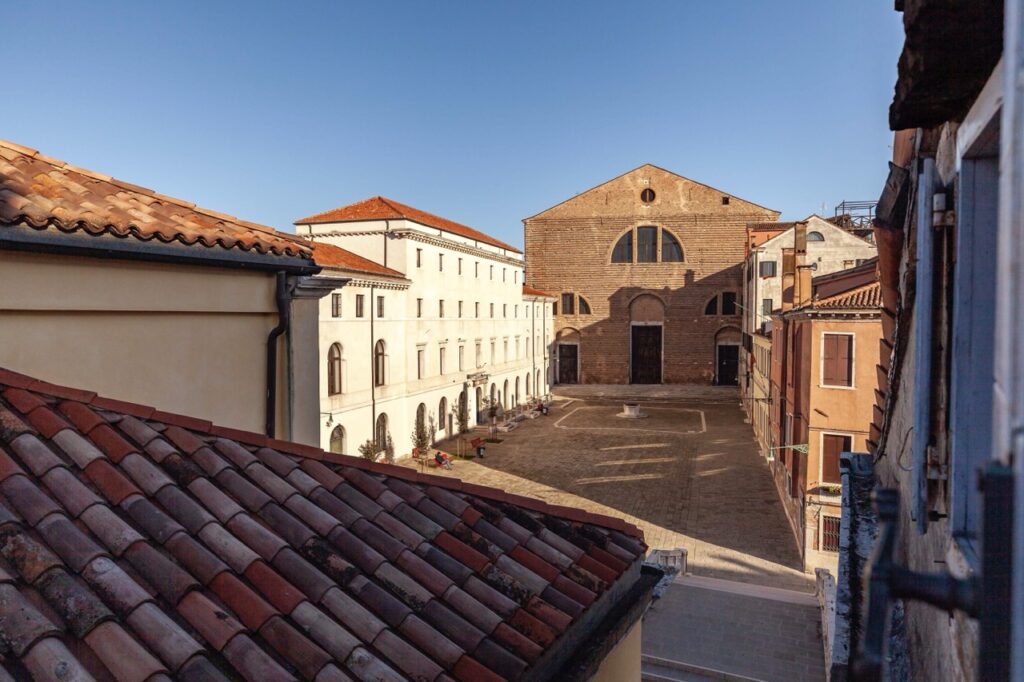 The San Lorenzo Apartemnts 5054 are the ideal choice for a peaceful stay in Venice, in the city centre.